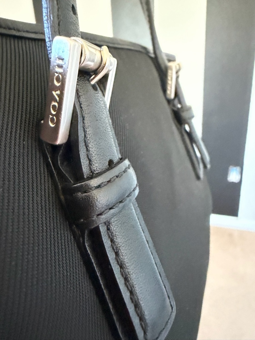 Coach Vintage Nylon Tote Bag Black Y2K Lightweight Shoulder Bag Style 7047 🖤 - Picture 5 of 15